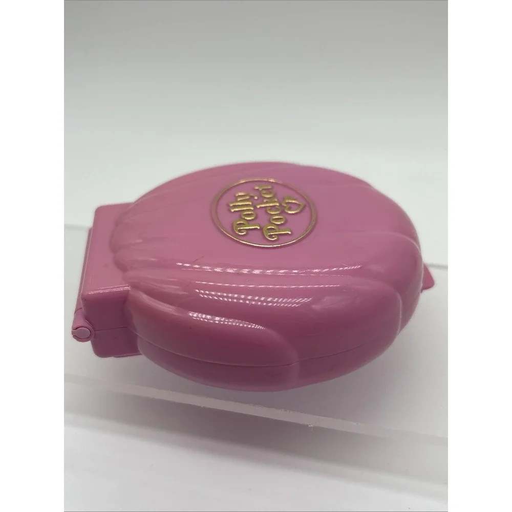 1989 Bluebird Toys Polly Pocket Polly's Cafe Compact Playset No Dolls/Figures